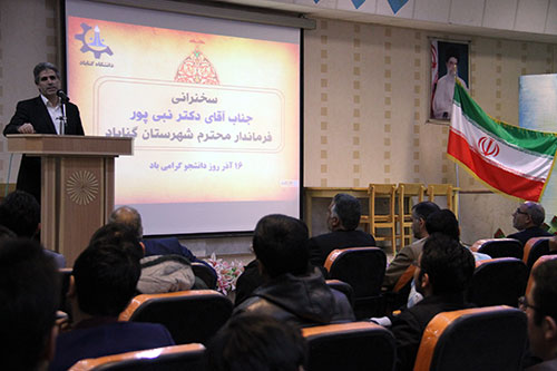 دانشجویان باید رهبر و جریان ساز سیاسی باشند