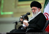 دشمن لبخند میزند اما مواظب باشید که پشت لبخند او چیست
