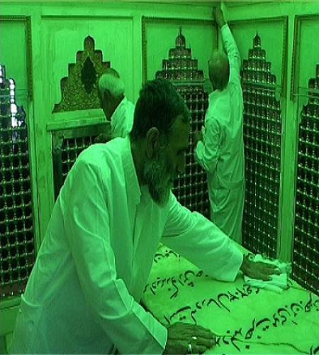برگزاری آیین غبارروبی امامزاده سلطان محمد عابد(ع) کاخک